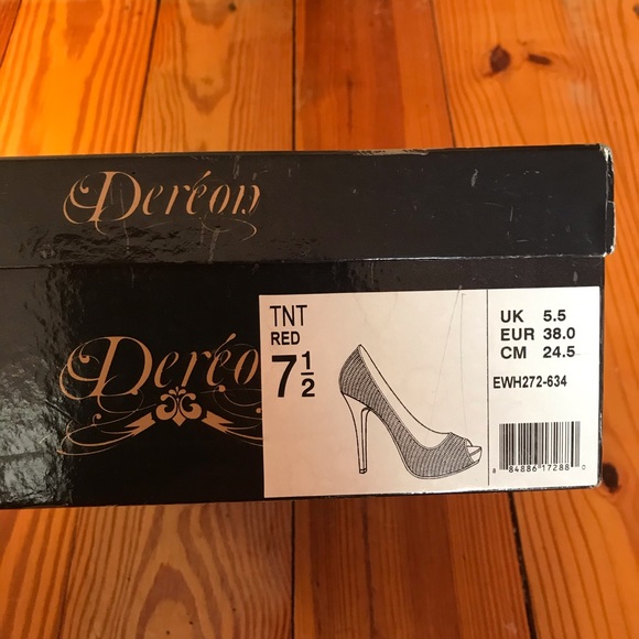 Dereon Red Fringe Sequin Heels, EUC, 7.5 - Picture 16 of 16